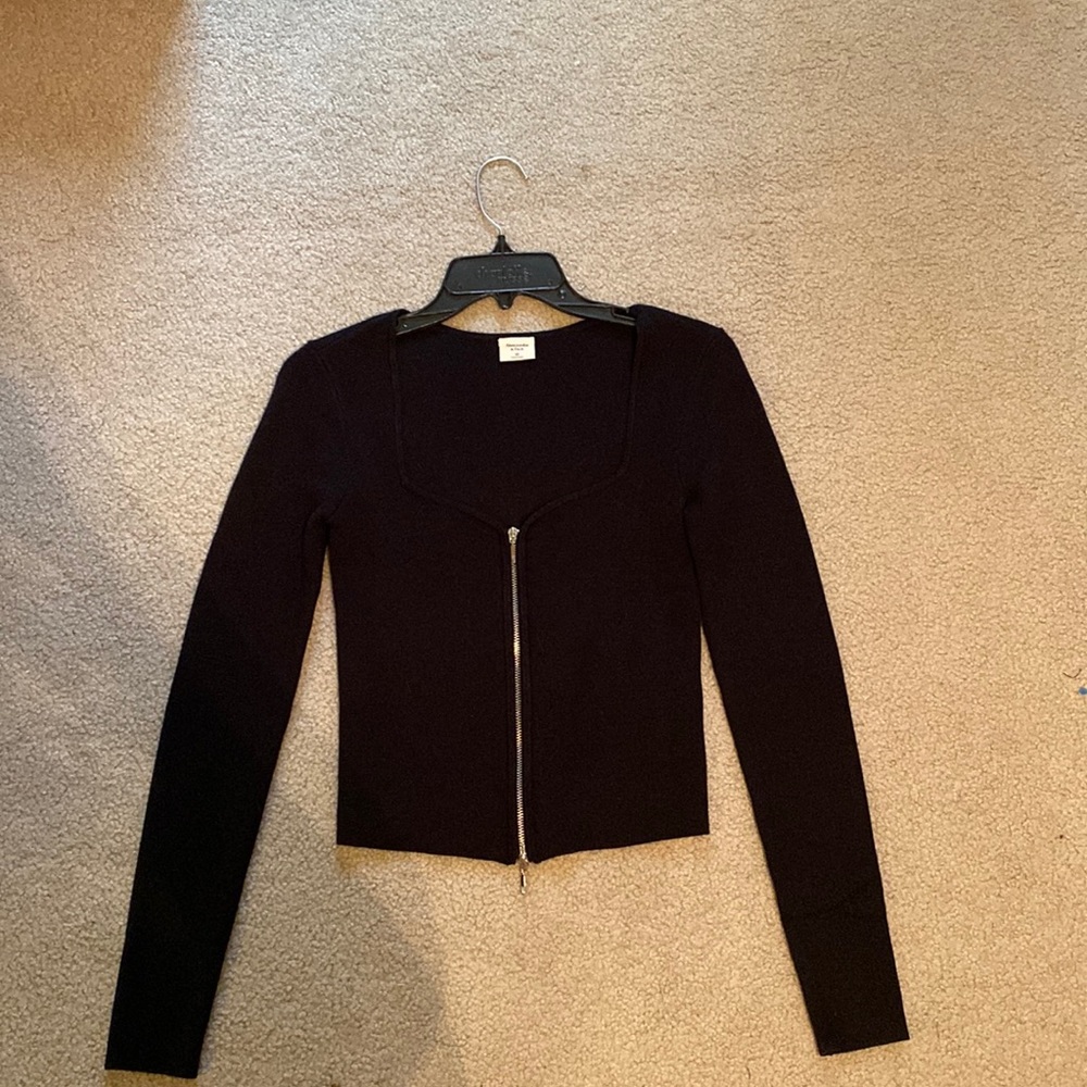 Abercrombie & Fitch long sleeve sweater top. Zipper detail